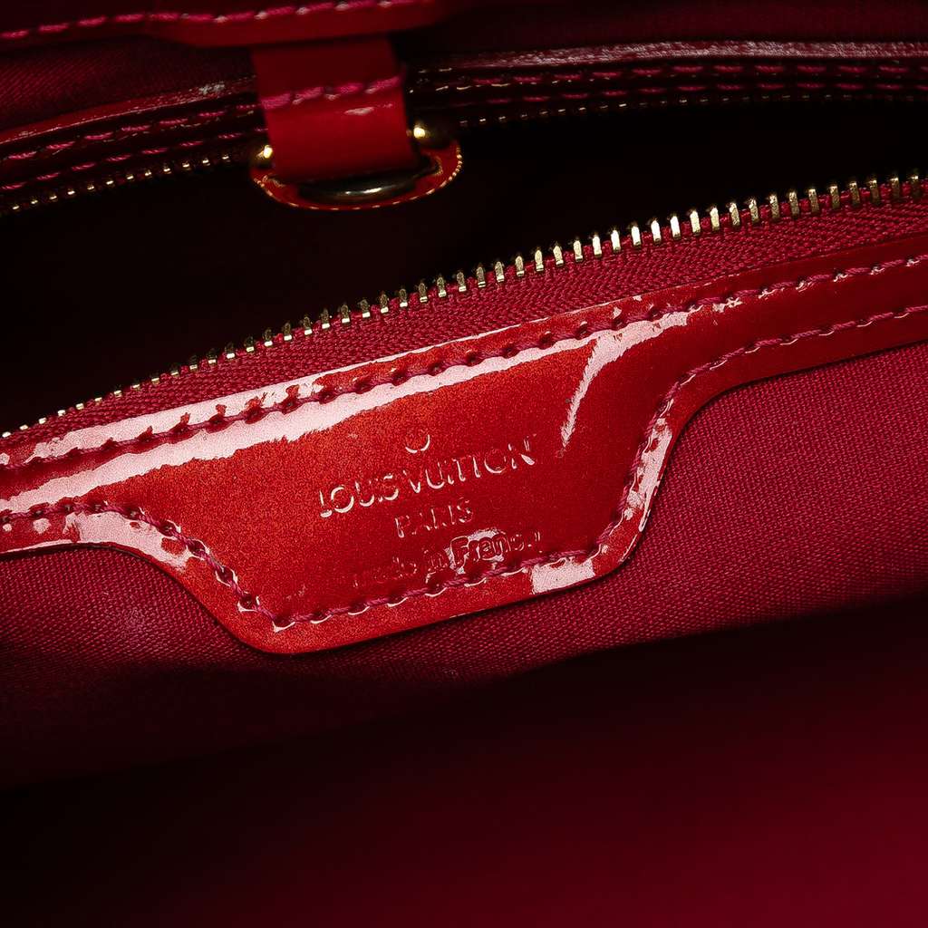 Louis Vuitton Monogram Vernis Wilshire PM - Side view