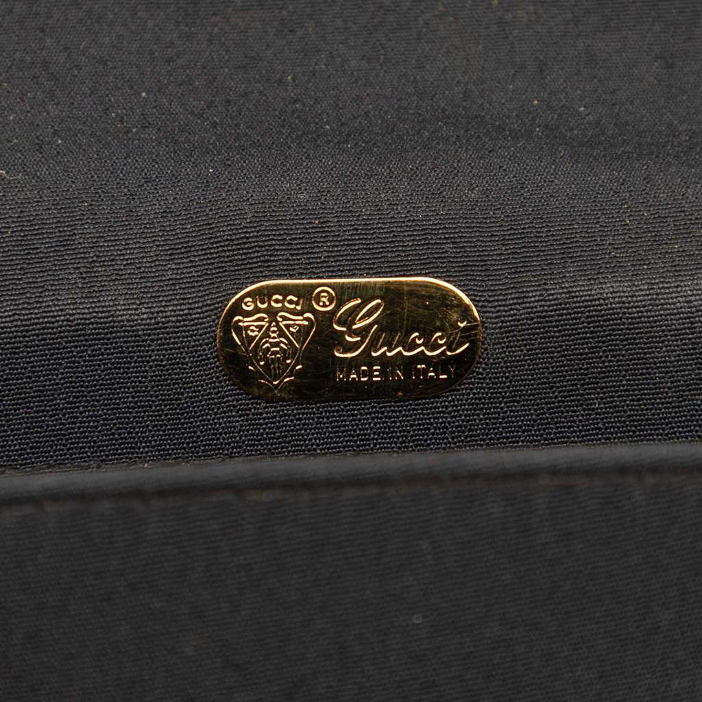 Gucci Canvas Interlocking G Chain Shoulder Bag - Side view