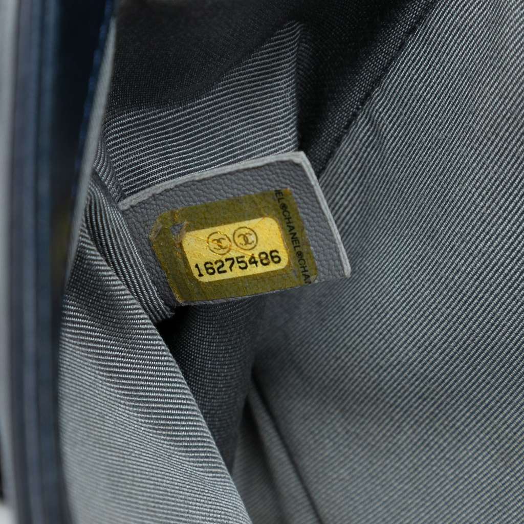 Chanel Old Medium Quilted Lambskin Boy Flap - Detail 1