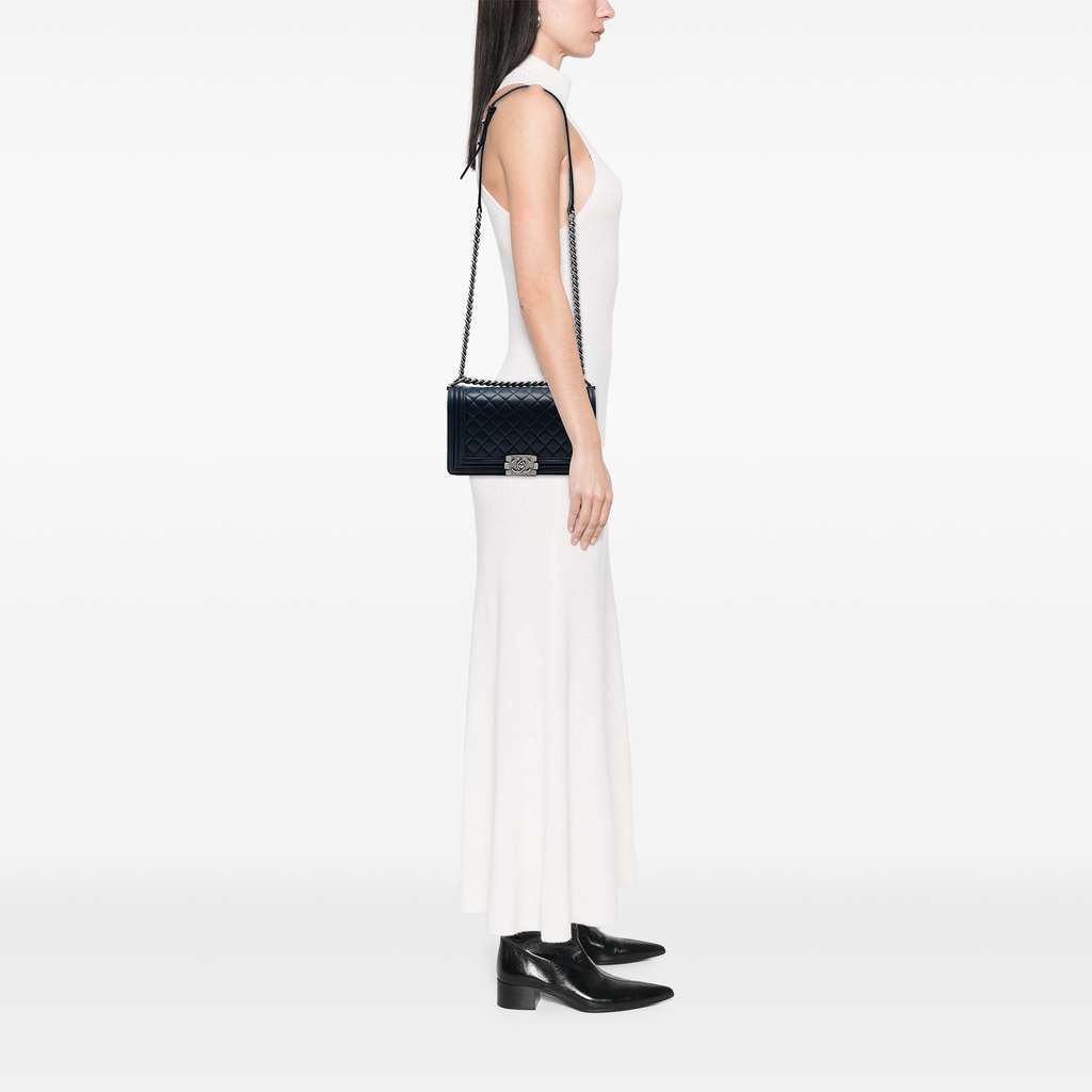 Chanel Old Medium Quilted Lambskin Boy Flap - Detail 2