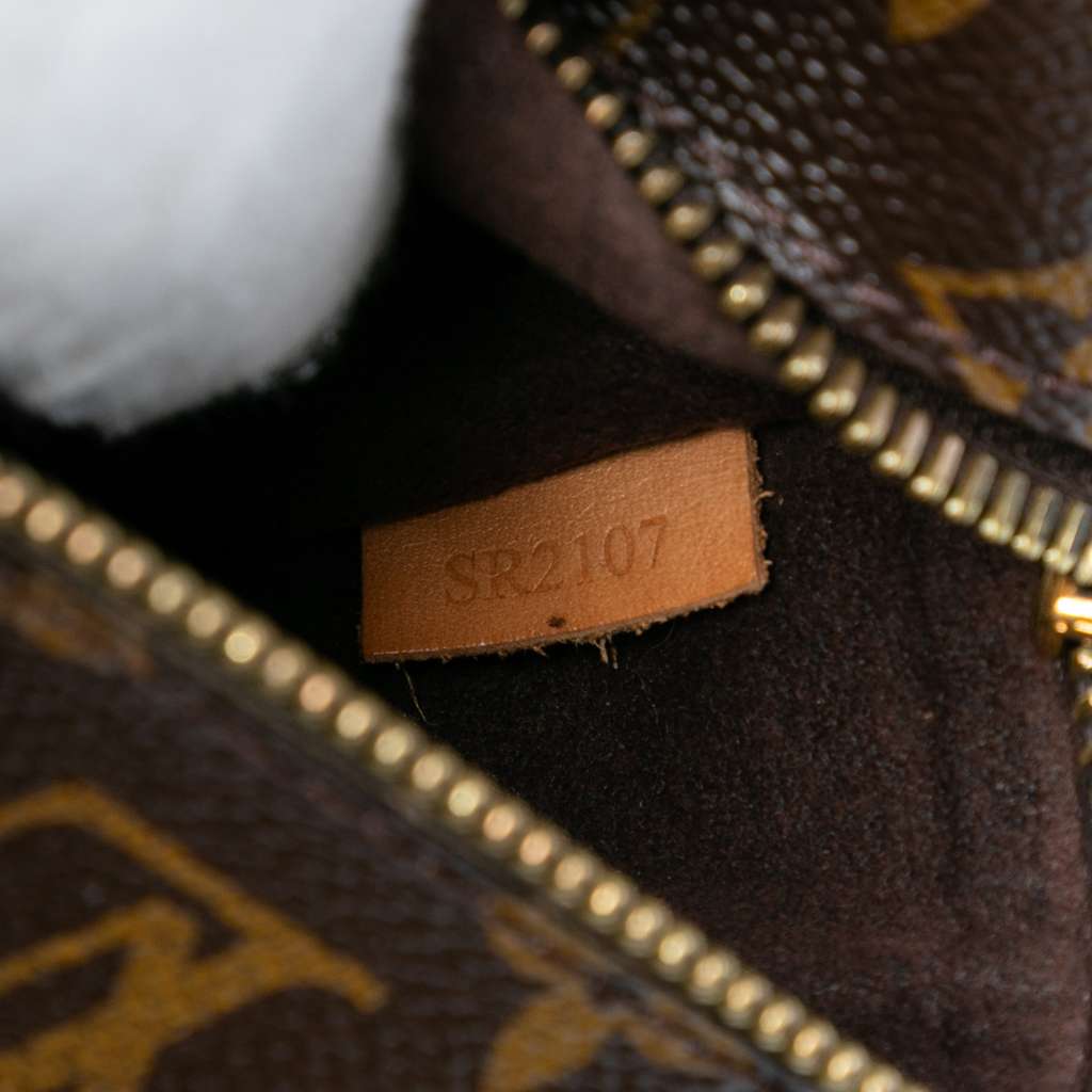 Louis Vuitton Monogram Pochette Metis - Detail 1