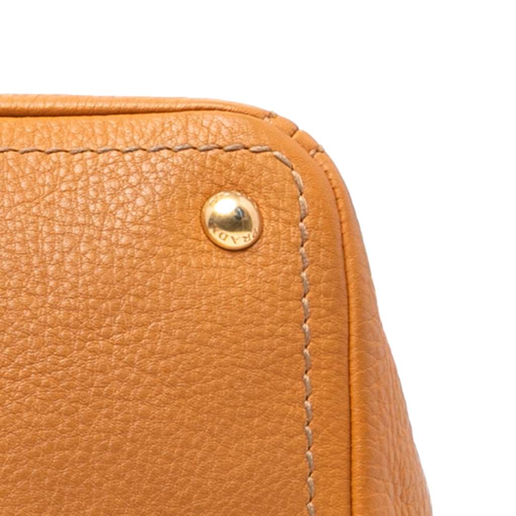 Prada Vitello Daino Open Convertible Tote - Detail 1