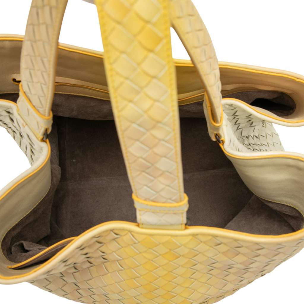 Bottega Veneta Nappa Intrecciato Nuance Bucket Bag - 4