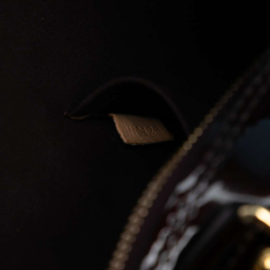 Louis Vuitton Monogram Vernis Alma GM - Side view
