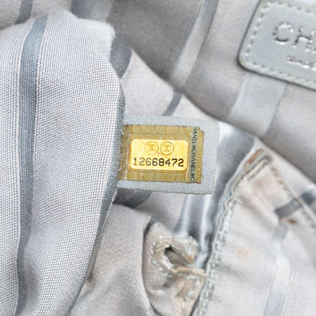 Chanel CC Lambskin Disc Bon Bon Flap - Detail 1