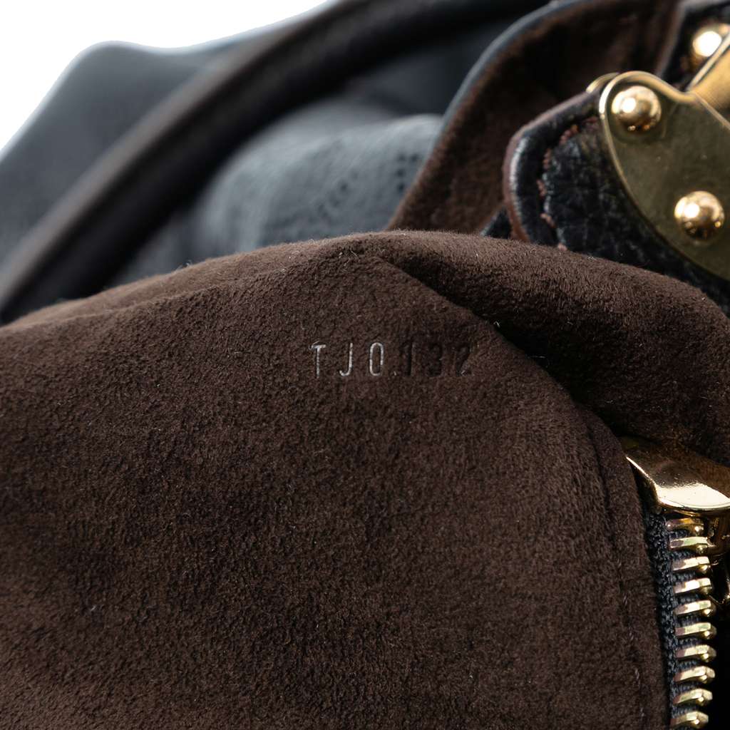 Louis Vuitton Monogram Mahina XL - Side view