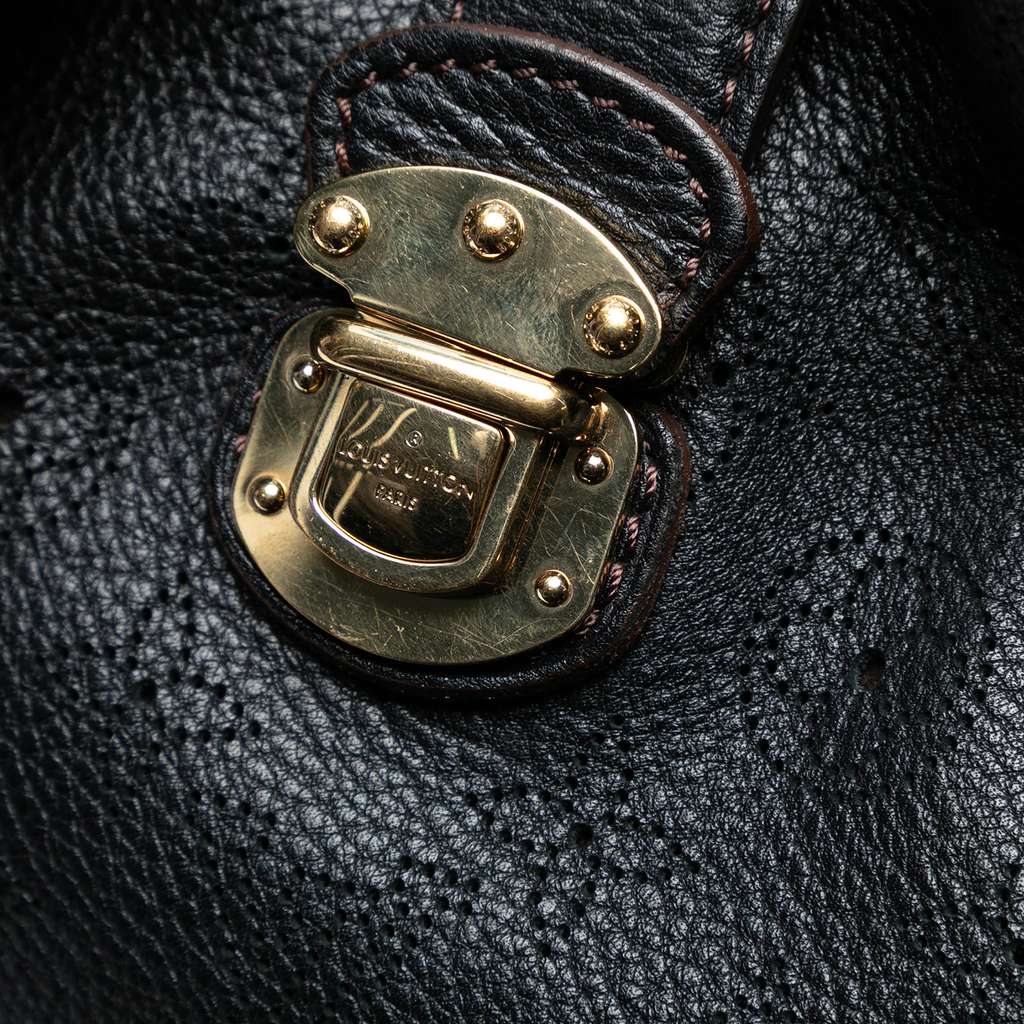 Louis Vuitton Monogram Mahina XL - Detail 1
