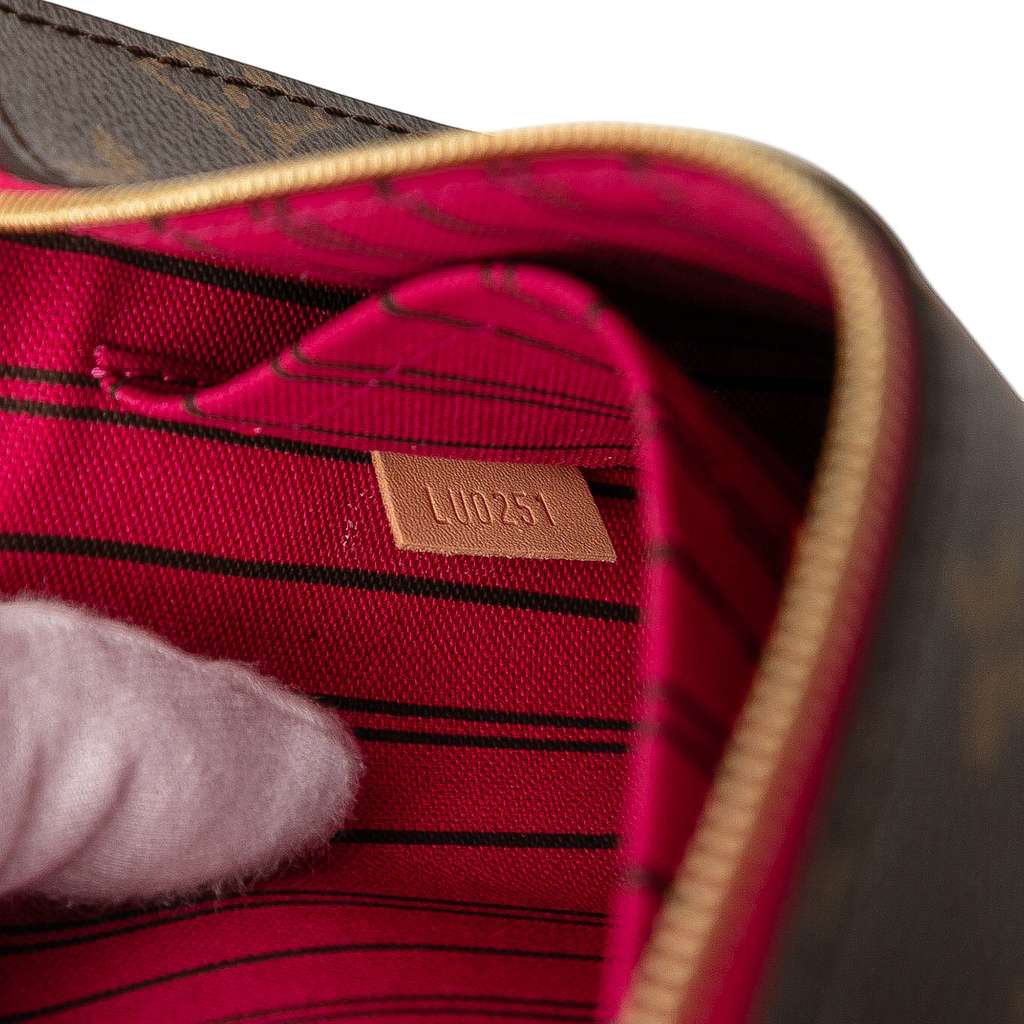 Louis Vuitton Monogram Neverfull Pouch - Detail 1
