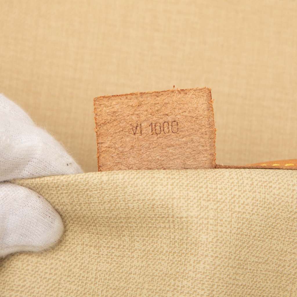 Louis Vuitton Monogram Excursion - Detail 1