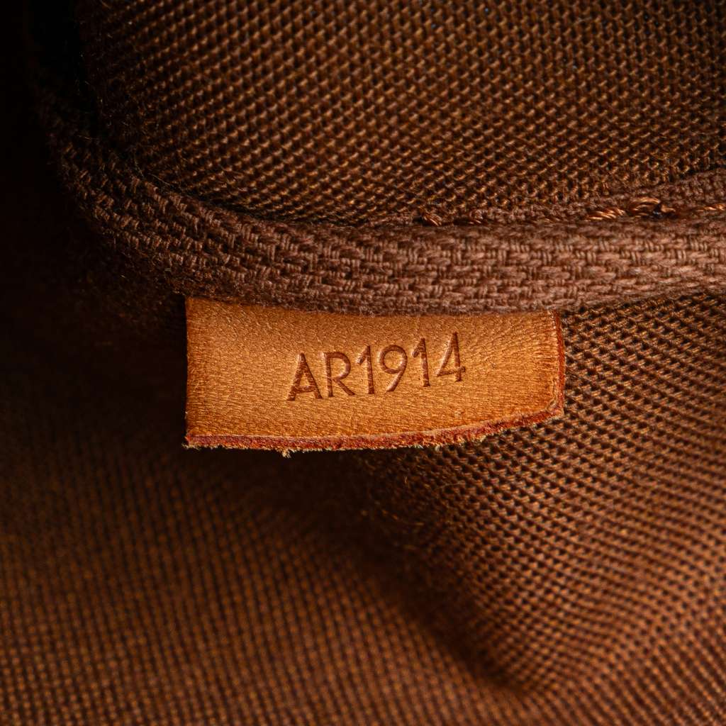 Louis Vuitton Monogram Pochette Accessoires - Detail 1