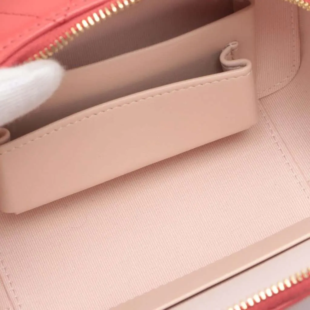 Chanel Quilted Lambskin Chic Riviera Top Handle Vanity Case Red Leather Very good - Inside View