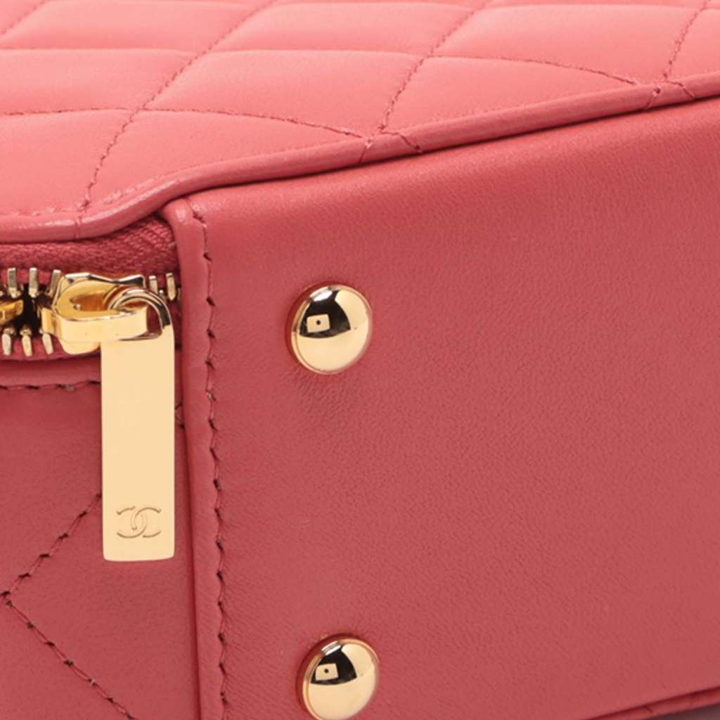 Chanel Quilted Lambskin Chic Riviera Top Handle Vanity Case - Detail 1