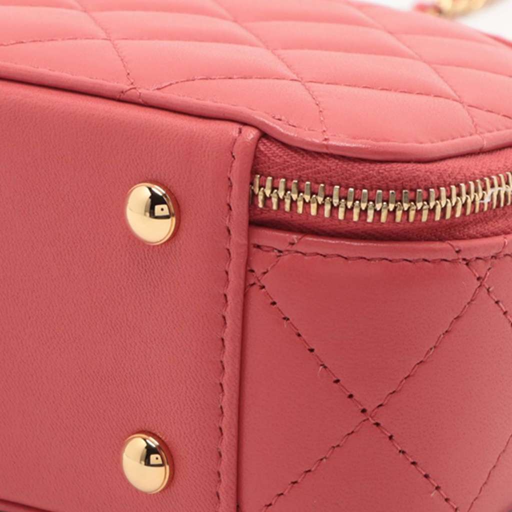 Chanel Quilted Lambskin Chic Riviera Top Handle Vanity Case - Detail 2