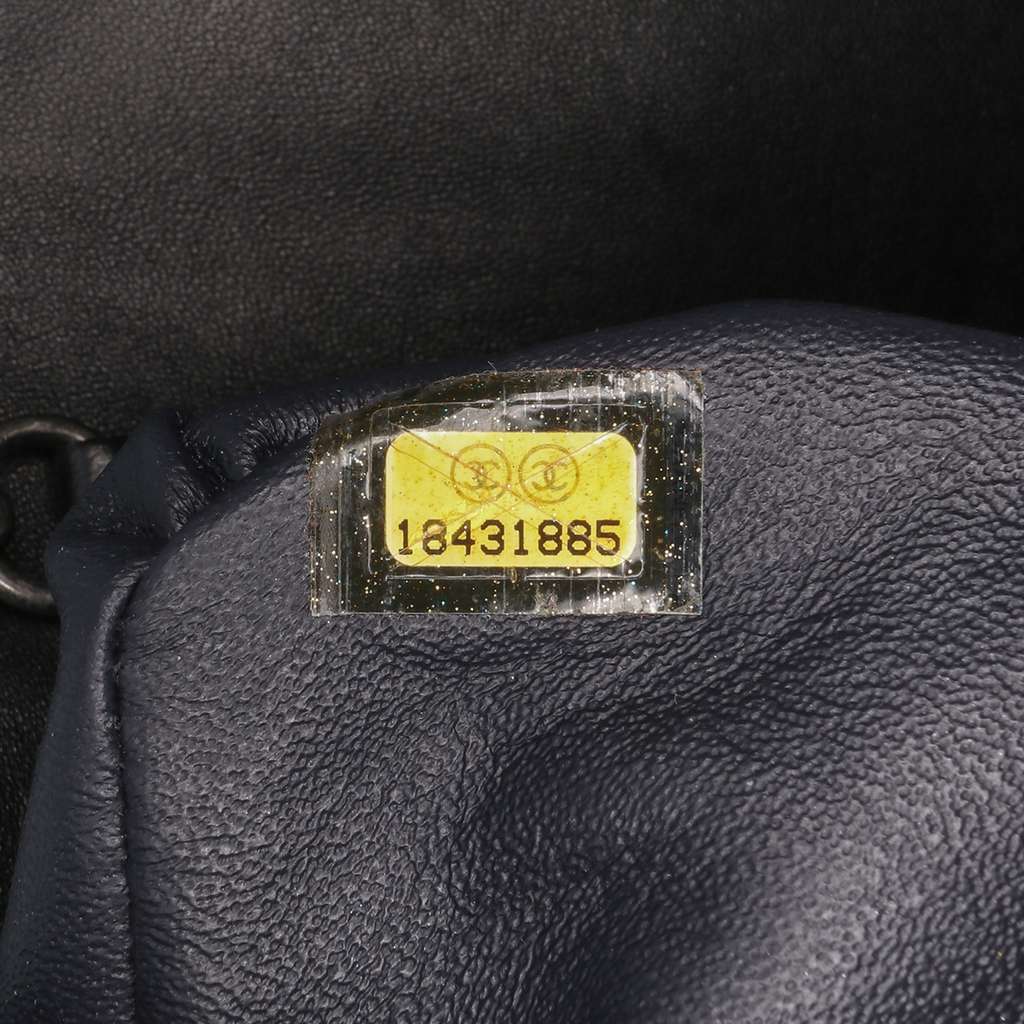 Chanel Shearling East West Boy Flap - Detail 1