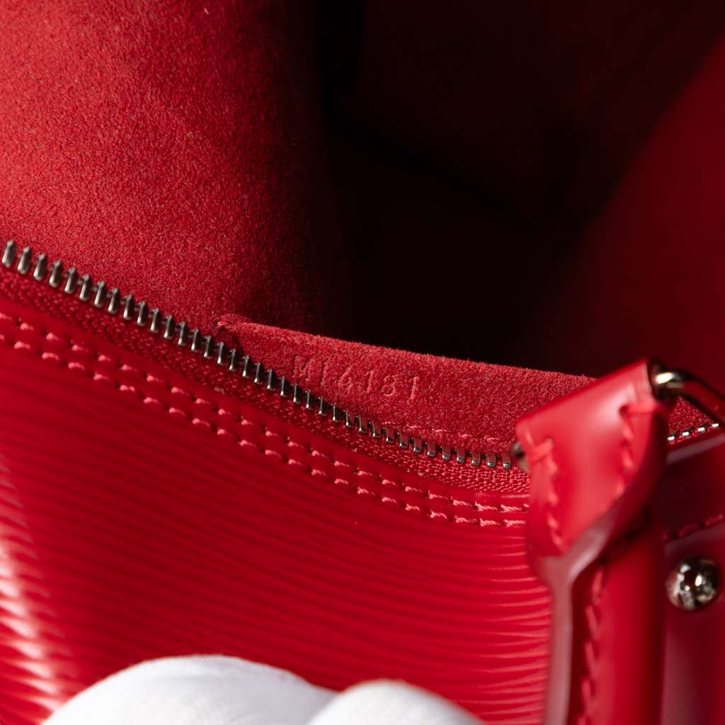 Louis Vuitton Epi Alma GM - Side view