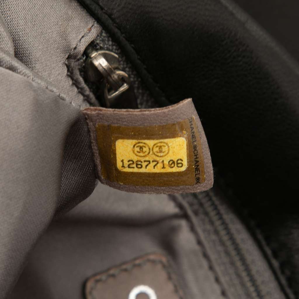 Chanel Lambskin Pearl Obsession Flap - Detail 1