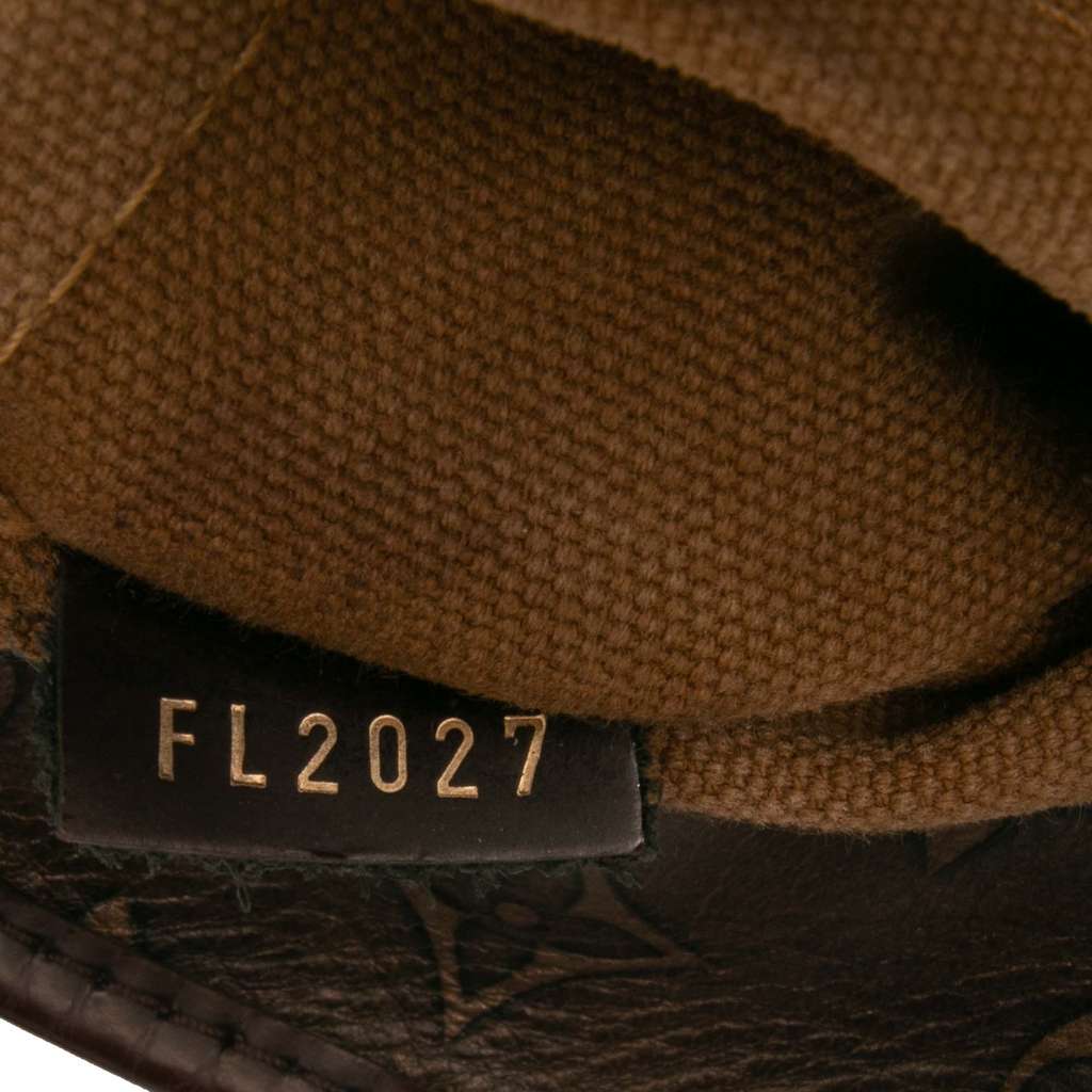 Louis Vuitton Monogram Embossed Sergent PM - Detail 1
