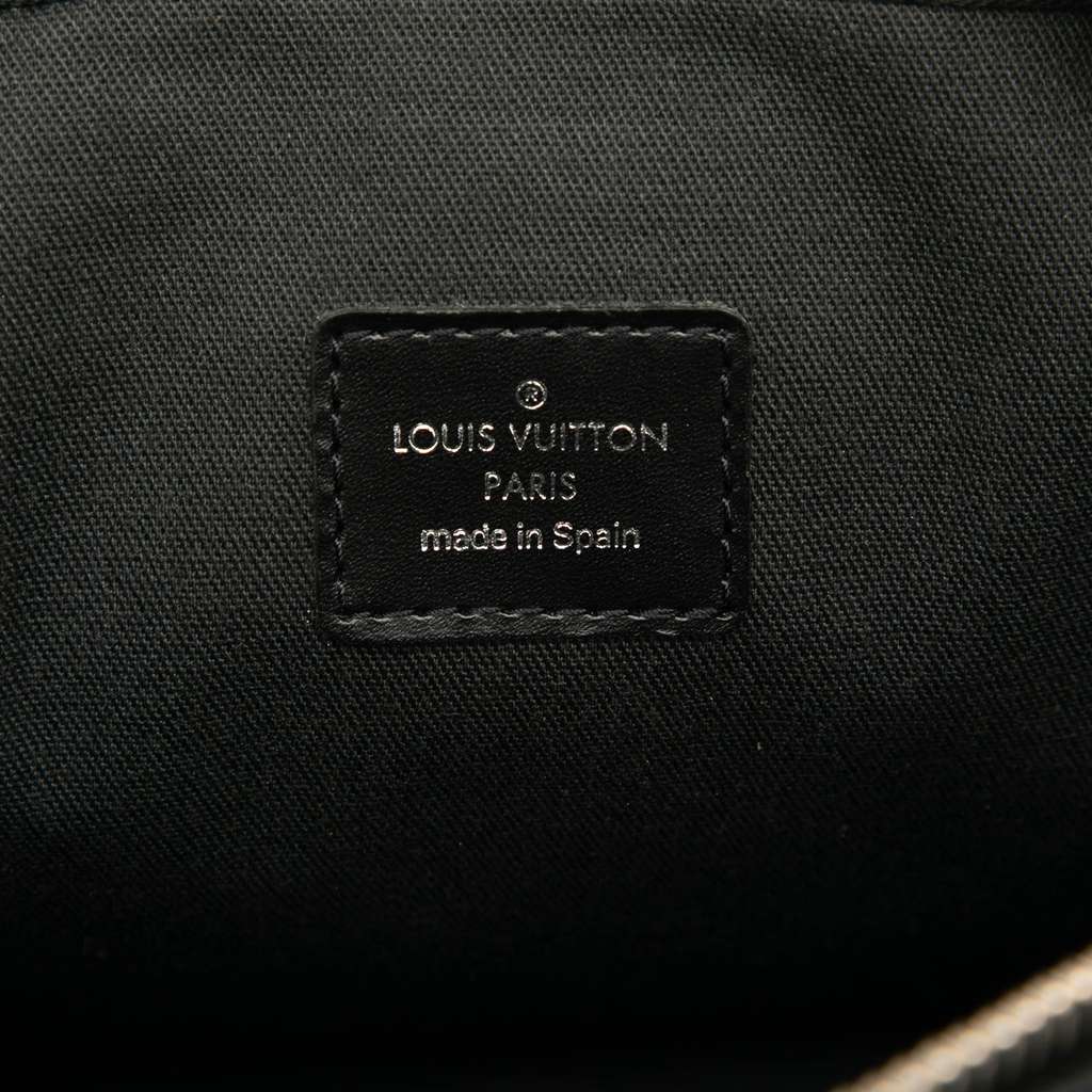 Louis Vuitton Taiga Pochette Kaluga - Side view
