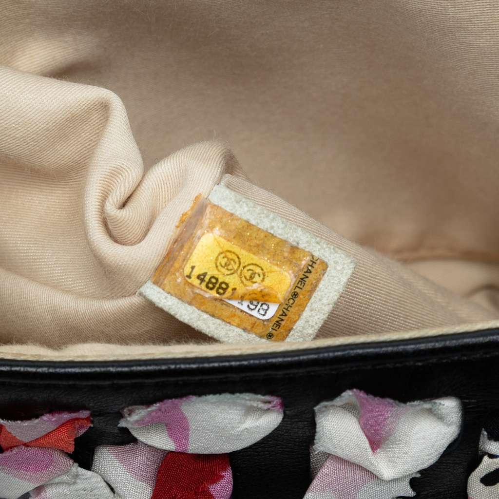 Chanel Medium Classic Lambskin and Silk Ribbon Single Flap - Detail 1