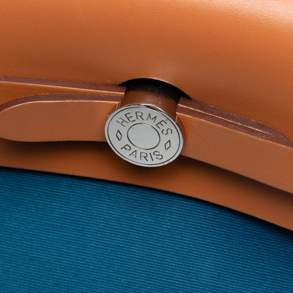 Hermès Toile Herbag Zip 31 - Side view