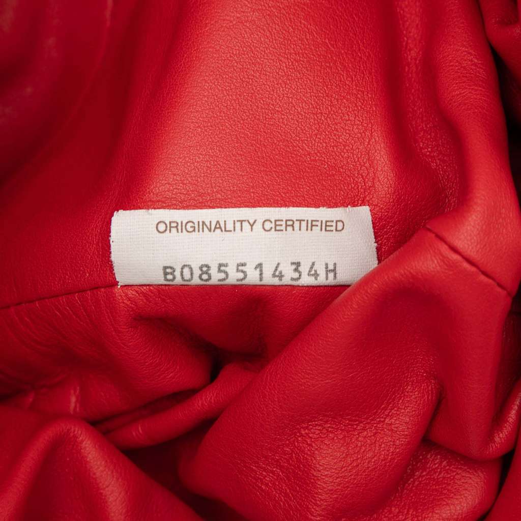 Bottega Veneta Lambskin The Mini Pouch Crossbody - Detail 1