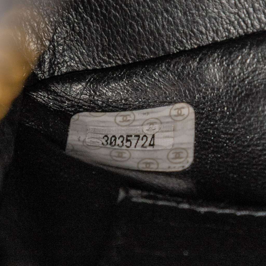 Chanel Small CC Quilted Lambskin Tassel Flap Camera Bag - Detail 2