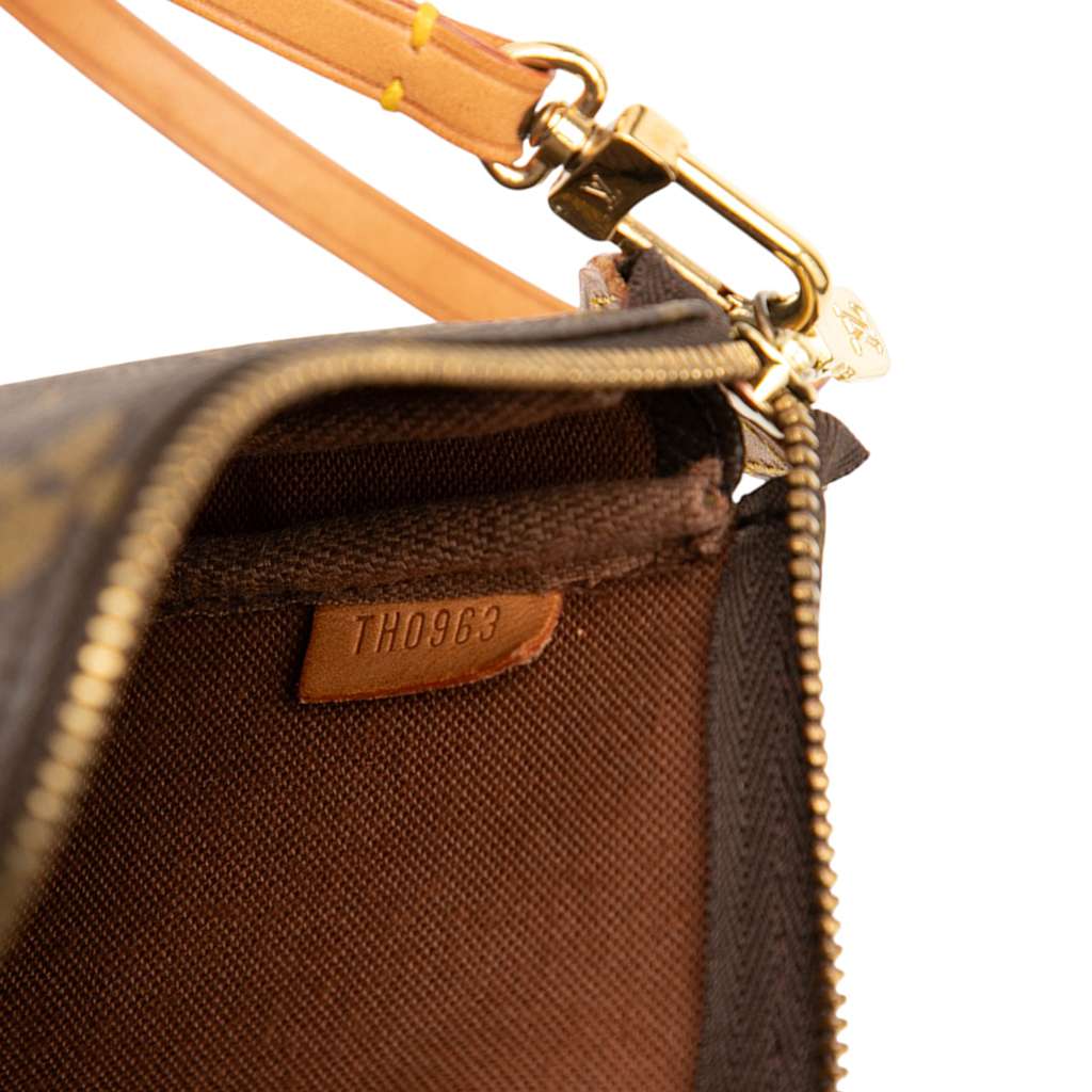 Louis Vuitton Monogram Pochette Accessoires - Detail 1