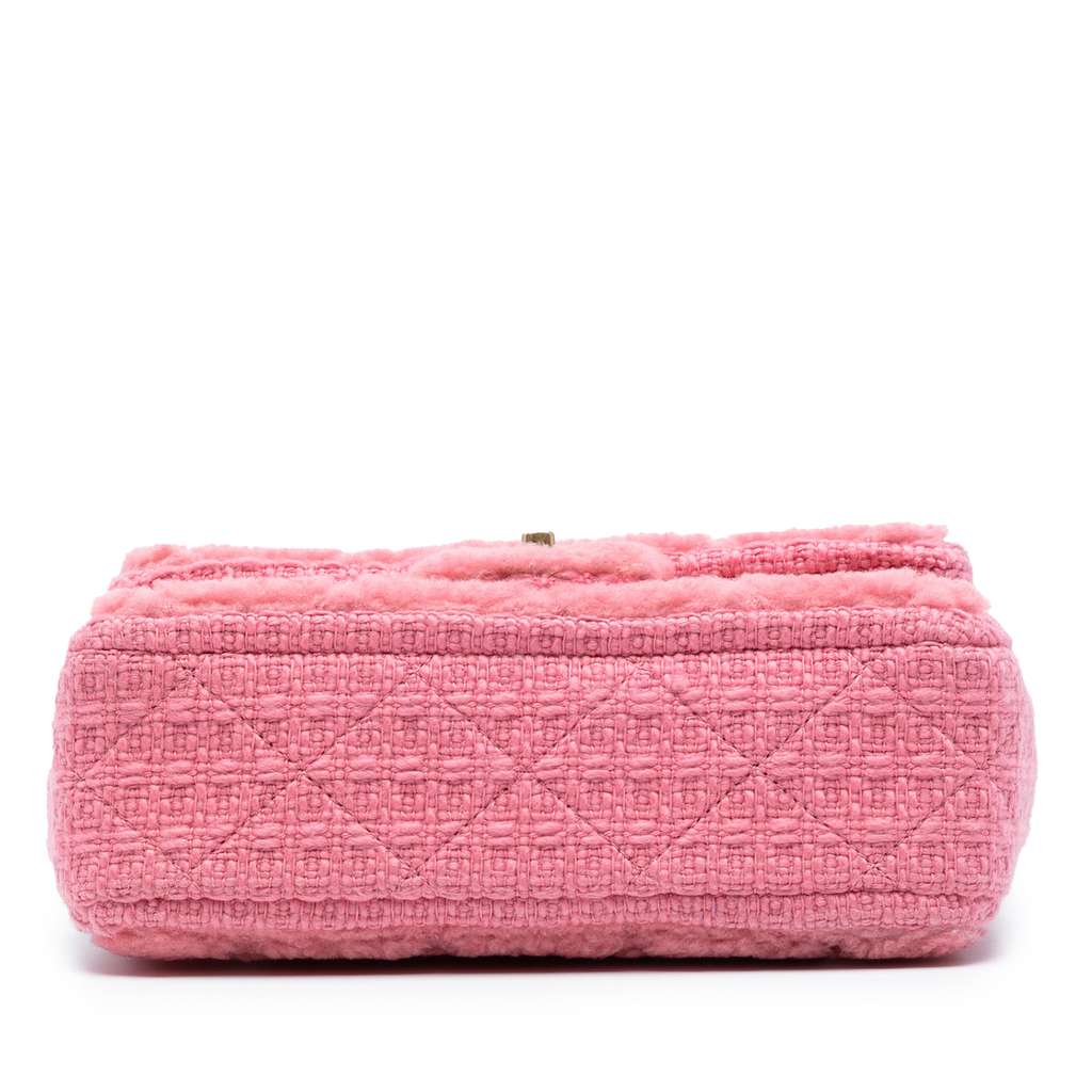 Chanel CC Quilted Shearling and Tweed Single Flap - Image 6