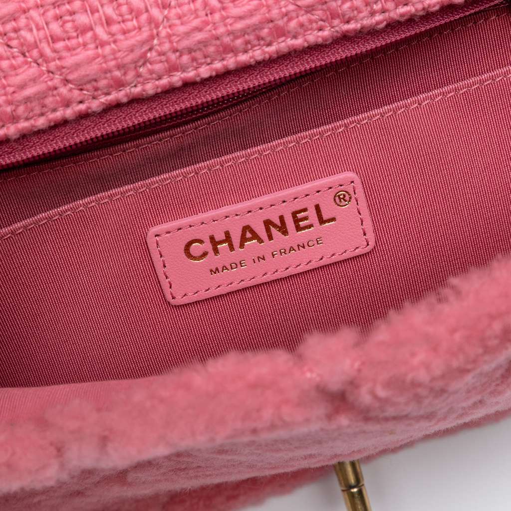 Chanel CC Quilted Shearling and Tweed Single Flap - Detail 1