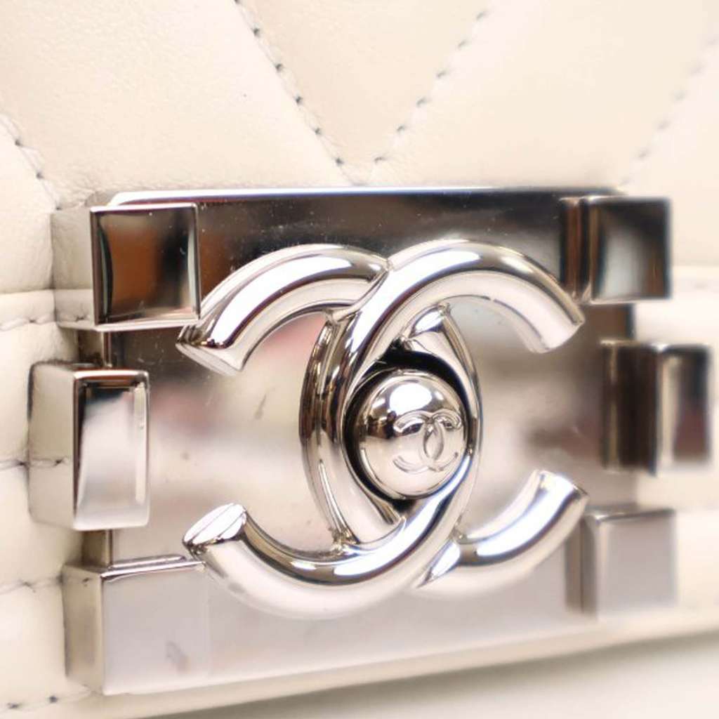 Chanel Old Medium Chevron Lambskin Boy Flap - Image 13