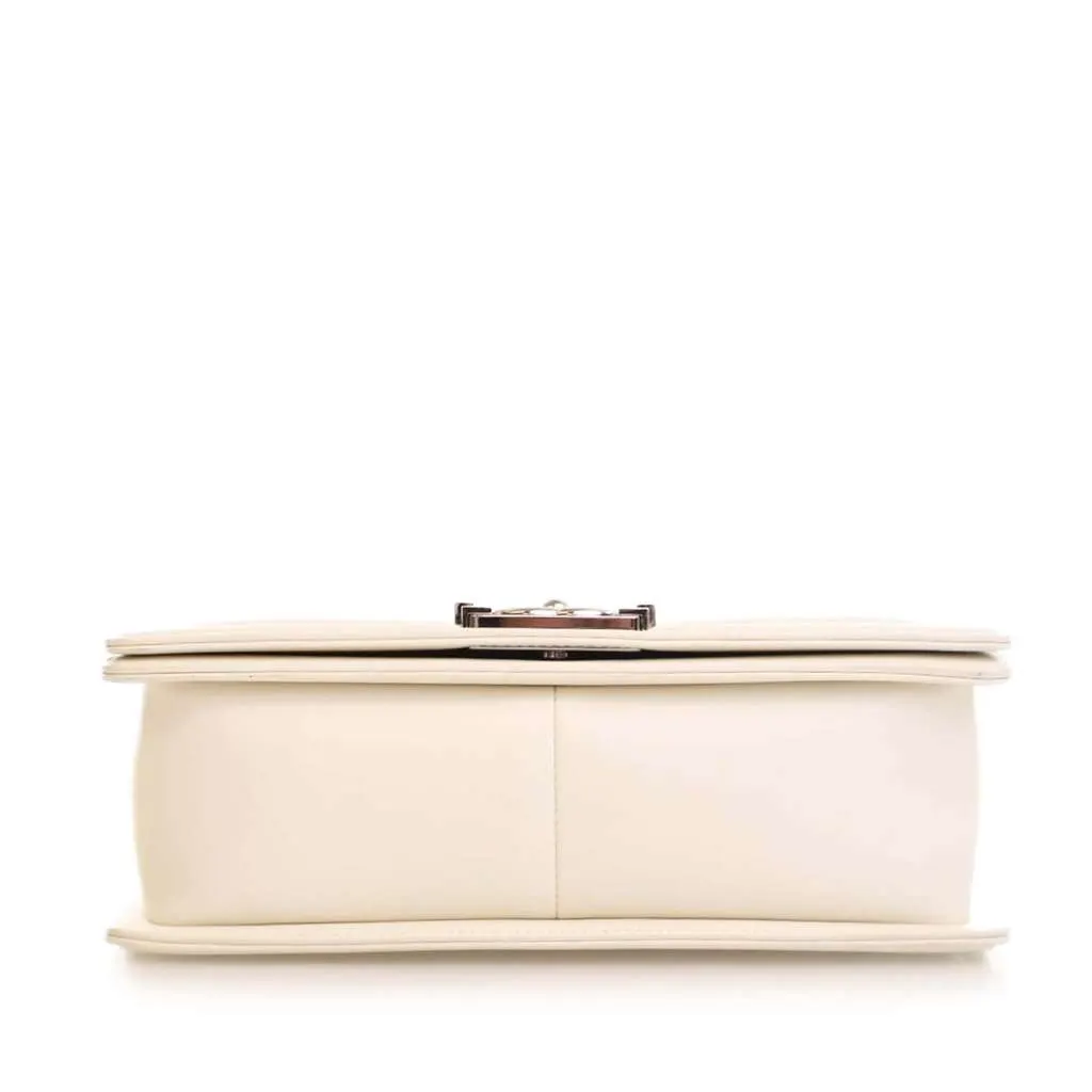 Chanel Old Medium Chevron Lambskin Boy Flap White Leather Good - Box View