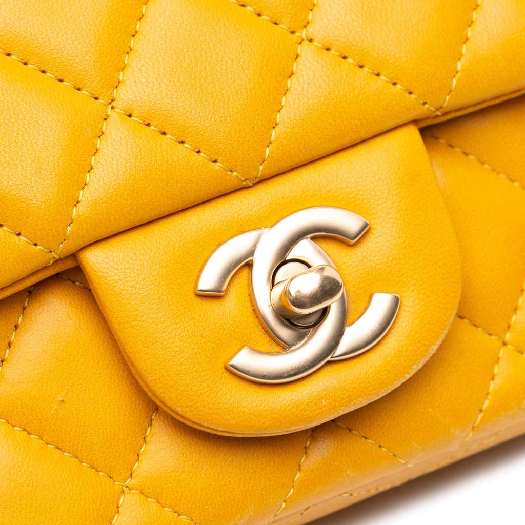 Chanel Mini Rectangular Classic Lambskin Single Flap - Detail 2