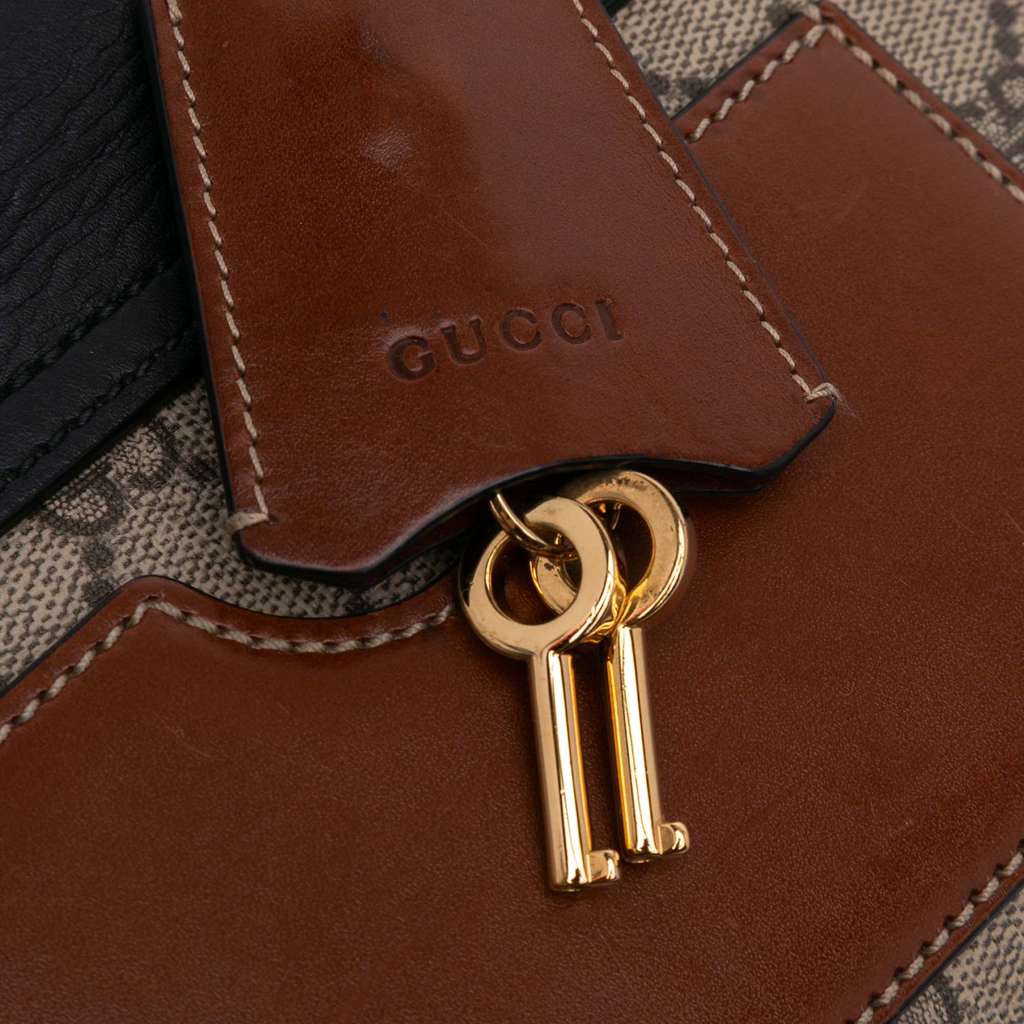 Gucci Small GG Supreme Padlock Crossbody - Detail 2