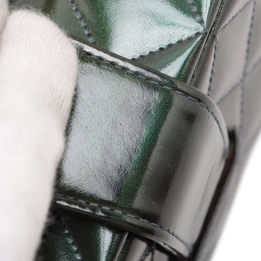 Chanel Quilted Patent Vanity Box - Detail 2