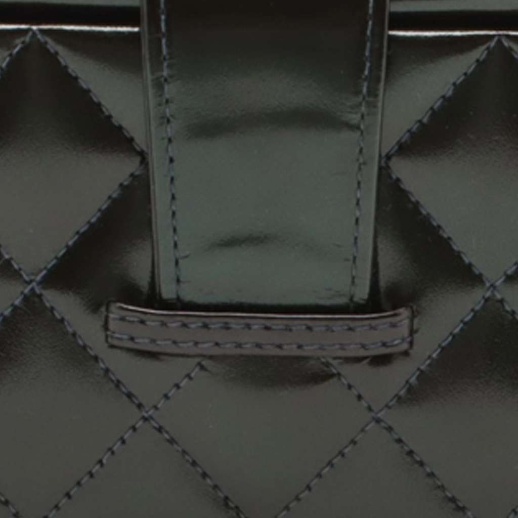 Chanel Quilted Patent Vanity Box - Image 10