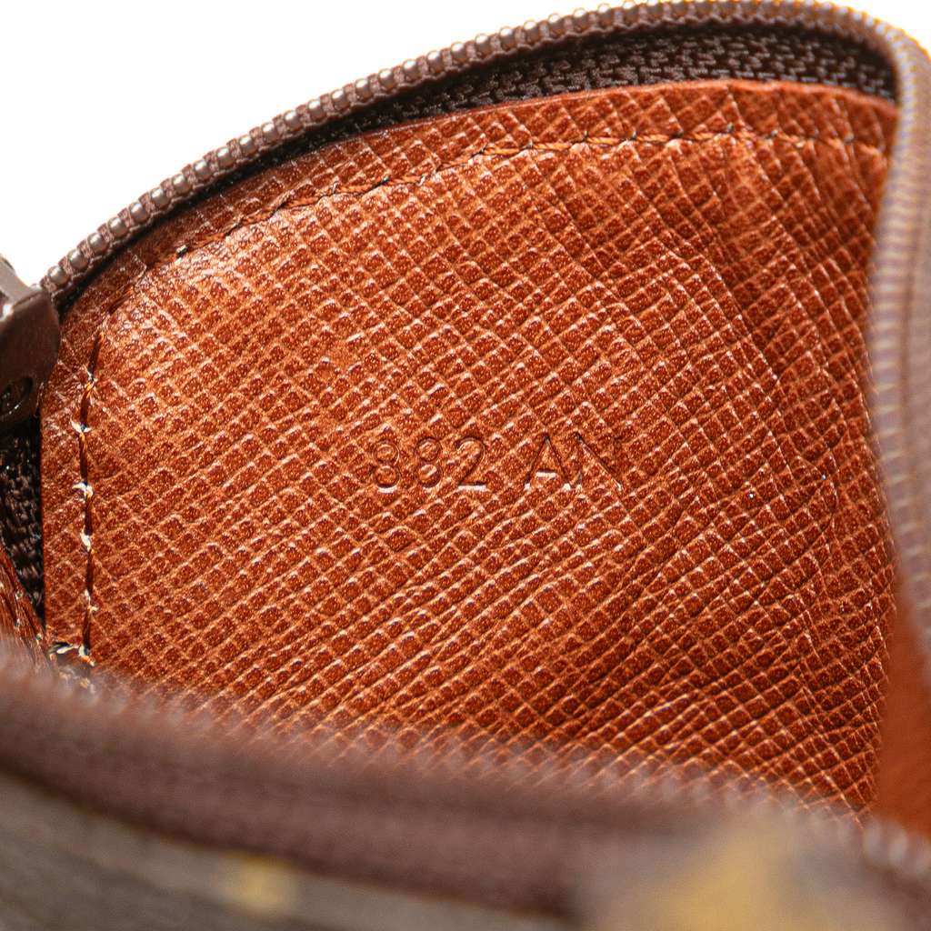 Louis Vuitton Monogram Pochette Secret Passport Holder - Detail 1