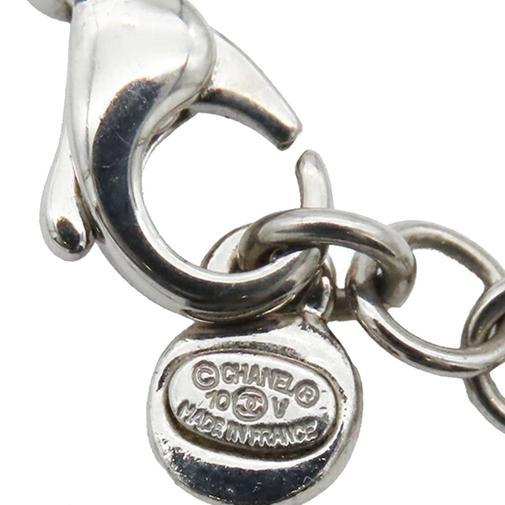 Chanel CC Silver Plated Crystal Cluster Pendant Necklace - Detail 2