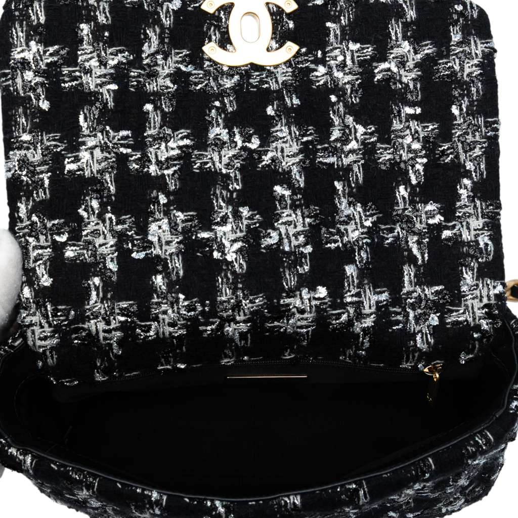 Chanel Medium Tweed 19 Flap - 4