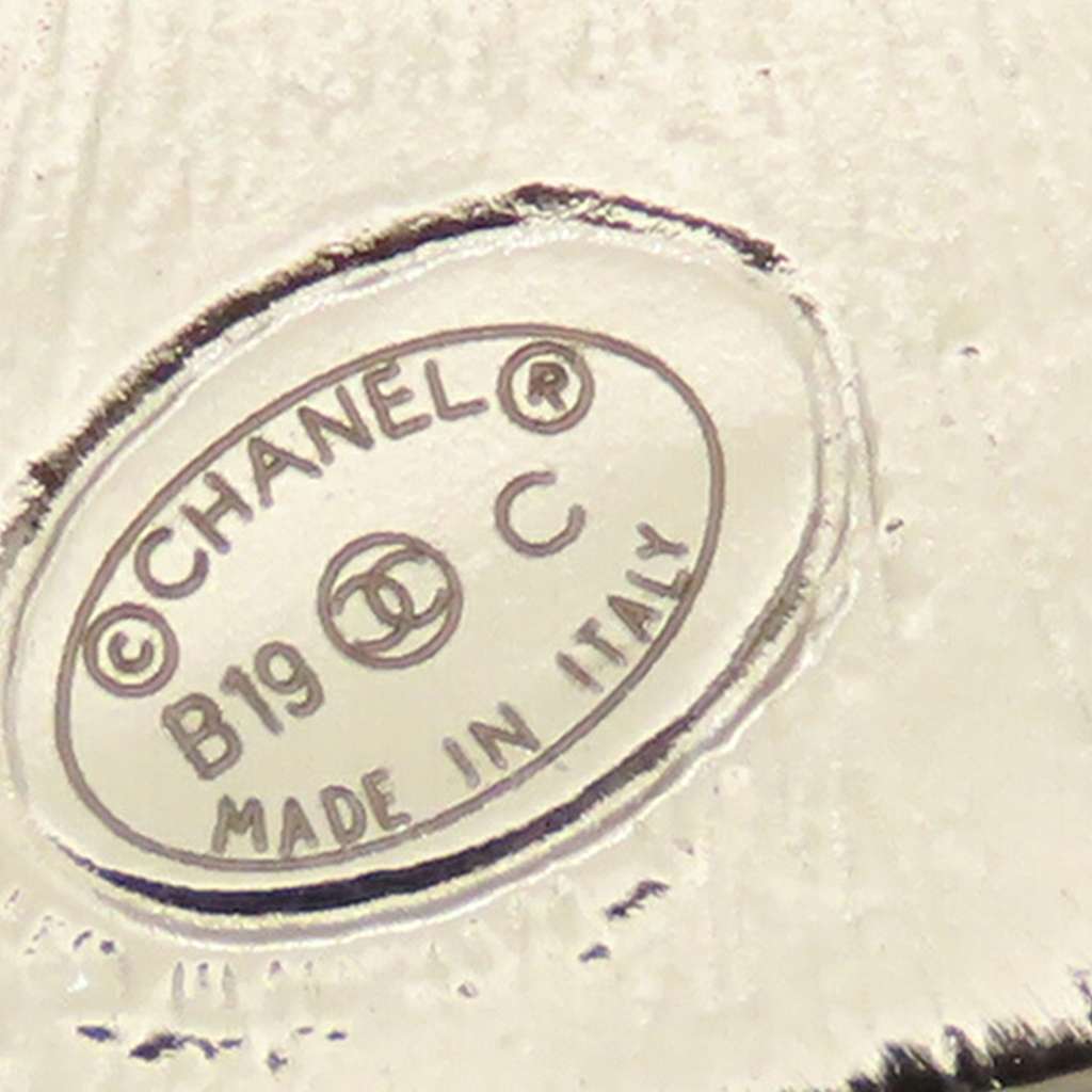 Chanel CC Gold Plated Faux Pearl and Rhinestones Brooch - Detail 1