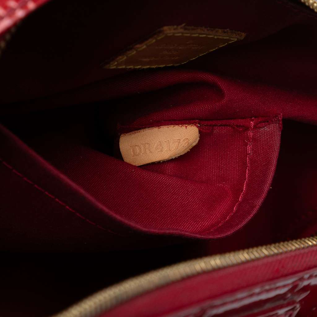 Louis Vuitton Monogram Vernis Montana - Detail 1