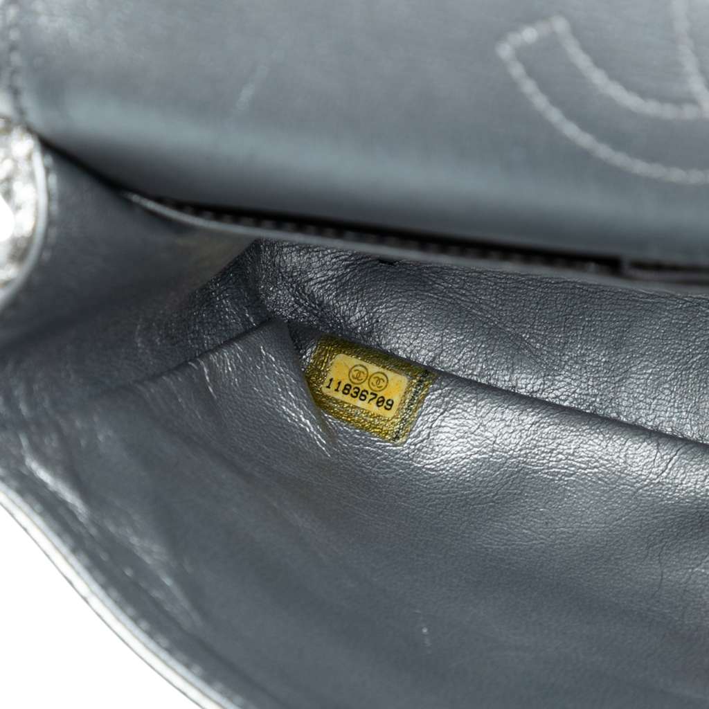 Chanel Small Classic Metallic Lame Bijoux Chain Double Flap - Detail 1