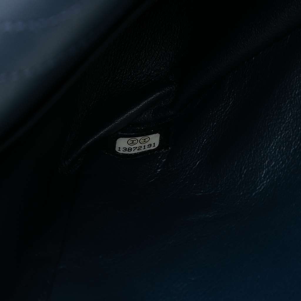 Chanel Reissue 2.55 Patent Double Flap 226 - Detail 1