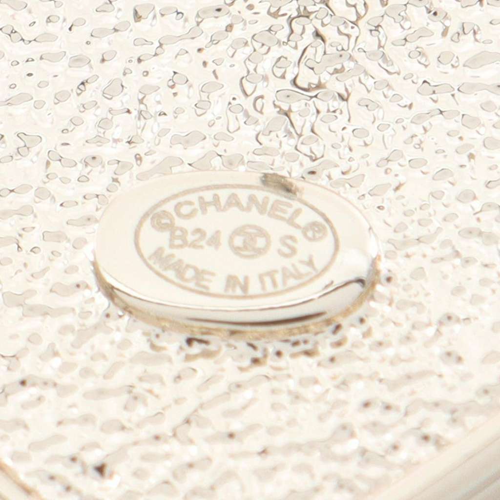 Chanel Gold Plated Lacquered Pearl CC Camellia No 5 Heart Charm Brooch - 3