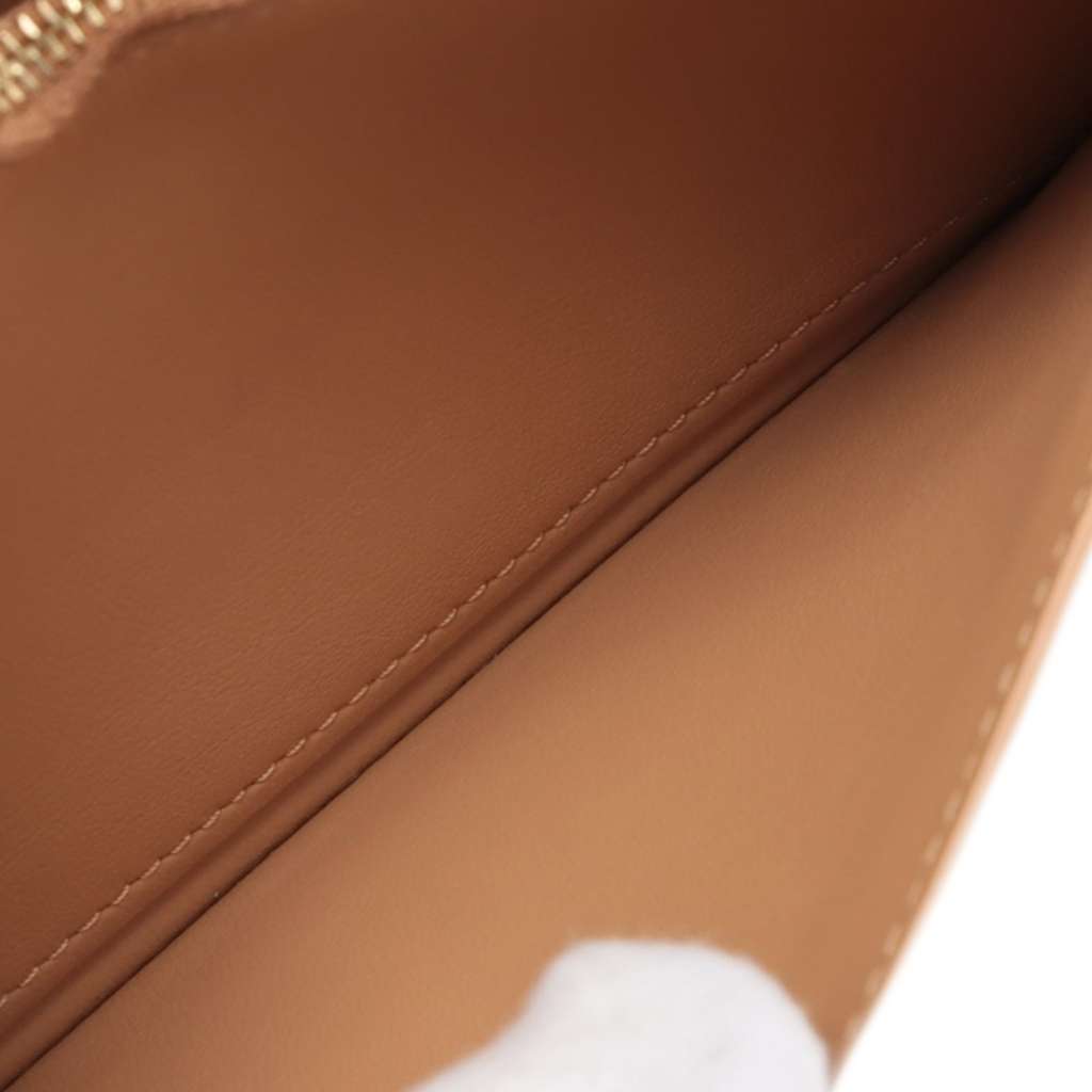 Louis Vuitton Taurillon Capucine Vertical Wallet - 4