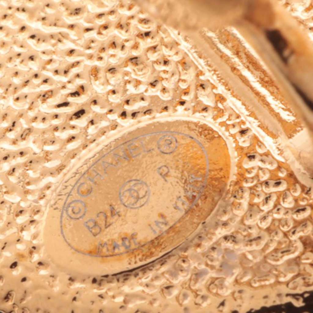 Chanel CC Enamel Gold Plated Round Clip On Earrings - 4