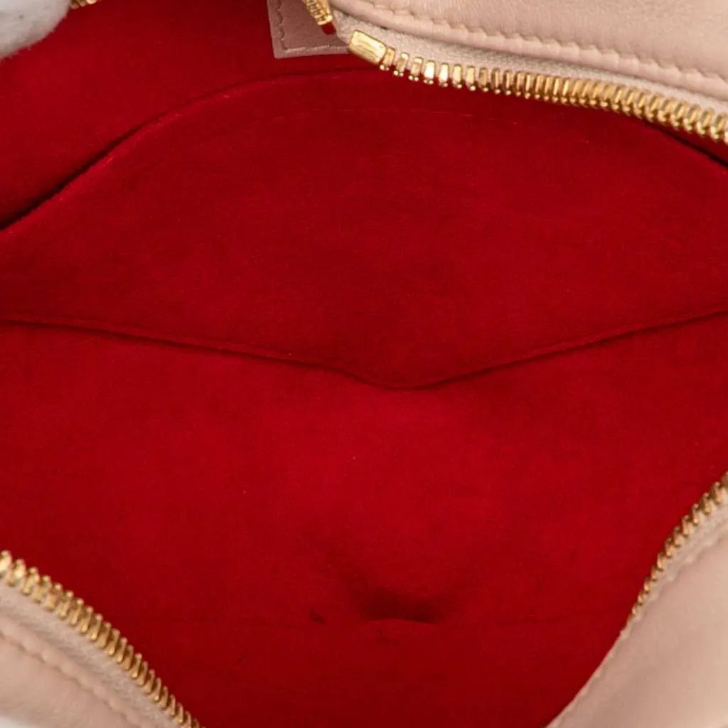 Louis Vuitton Monogram Embossed Lambskin Fall In Love Sac Coeur Pink Leather Very good - Model View
