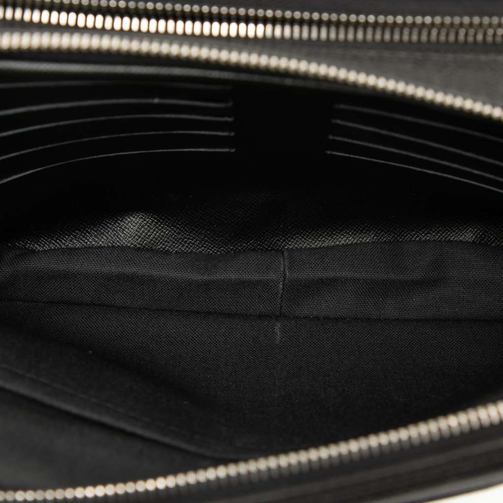 Louis Vuitton Taiga Neo Pavel - 4