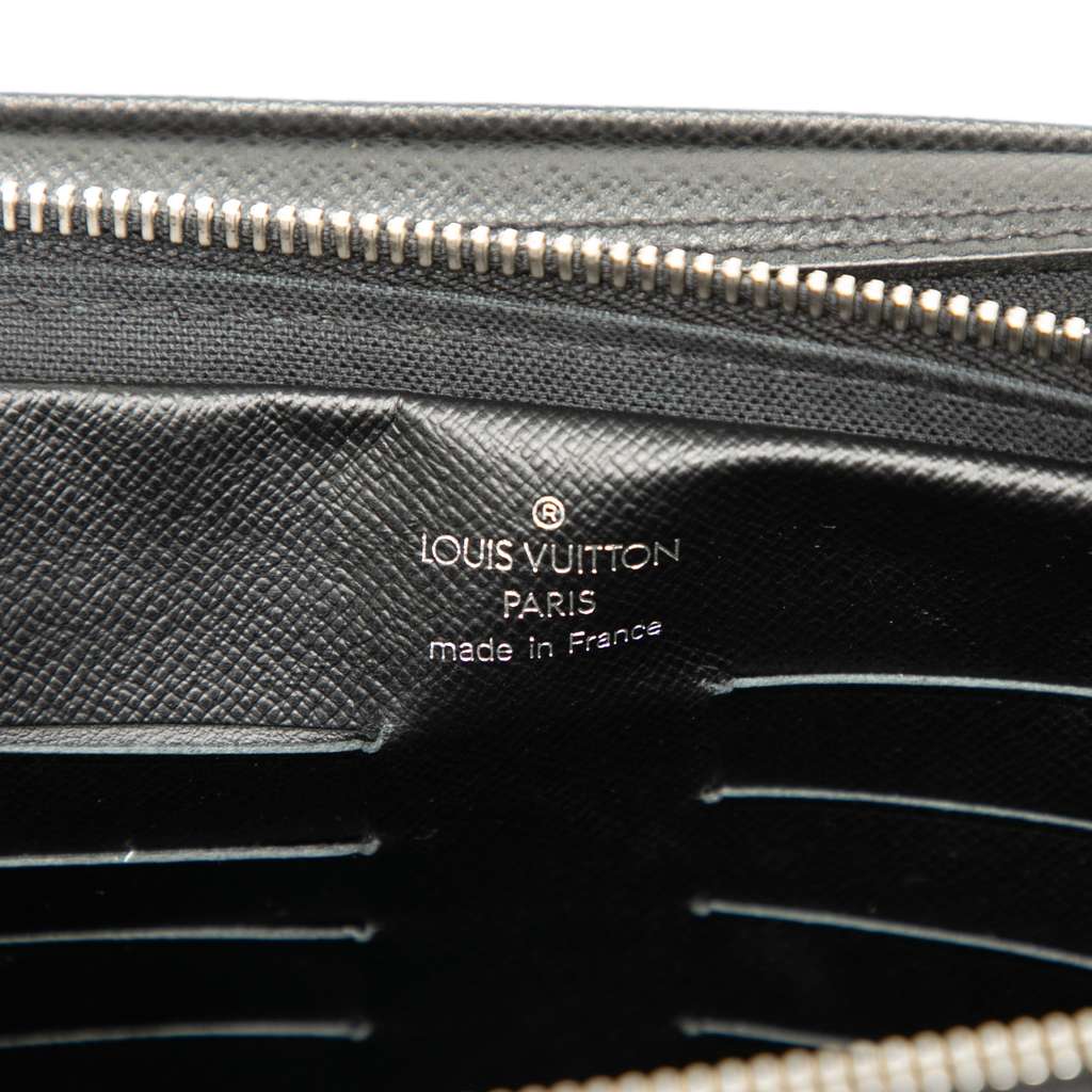 Louis Vuitton Taiga Neo Pavel - 5