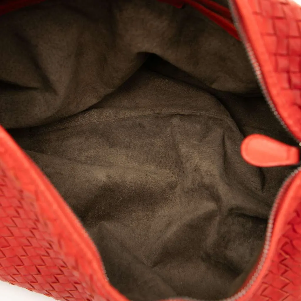 Bottega Veneta Large Nappa Intrecciato Belly Hobo Red Leather Very good - Model View