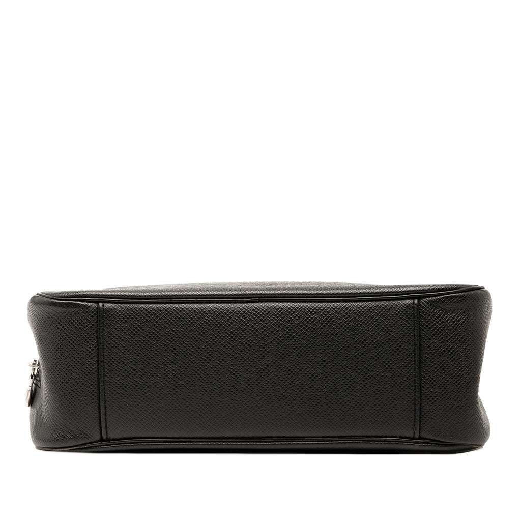 Louis Vuitton Taiga Toiletry Pouch GM - 3